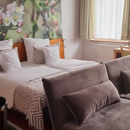 Szarlota Hotell 2*