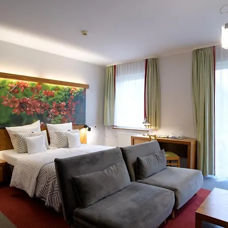 Szarlota Hotel 2*