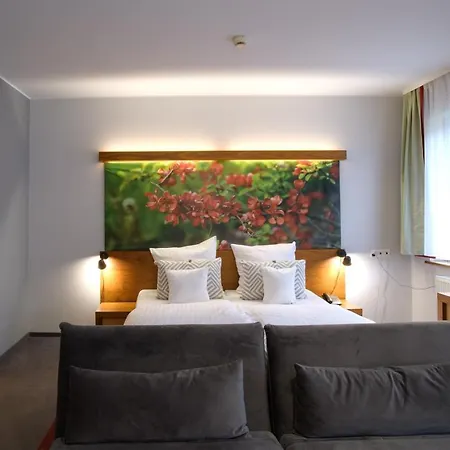 Hotell Szarlota 2*
