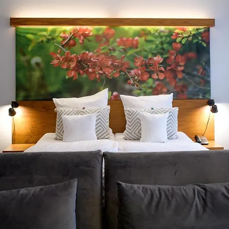 Hotell Szarlota 2*