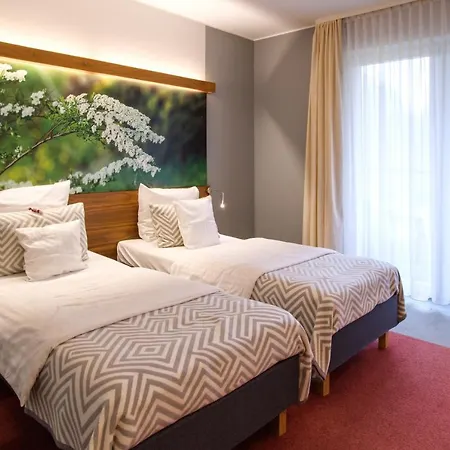 Hotell Szarlota 2*