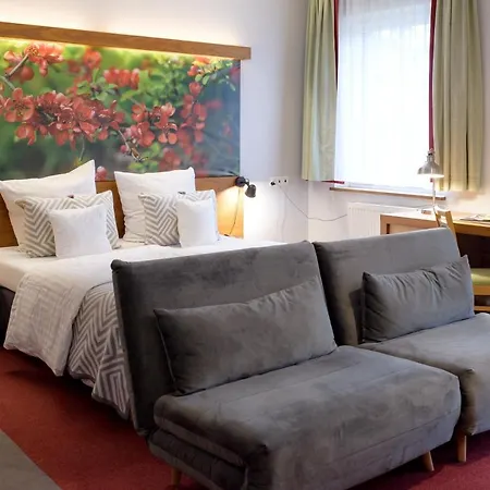Hotell Szarlota 2*